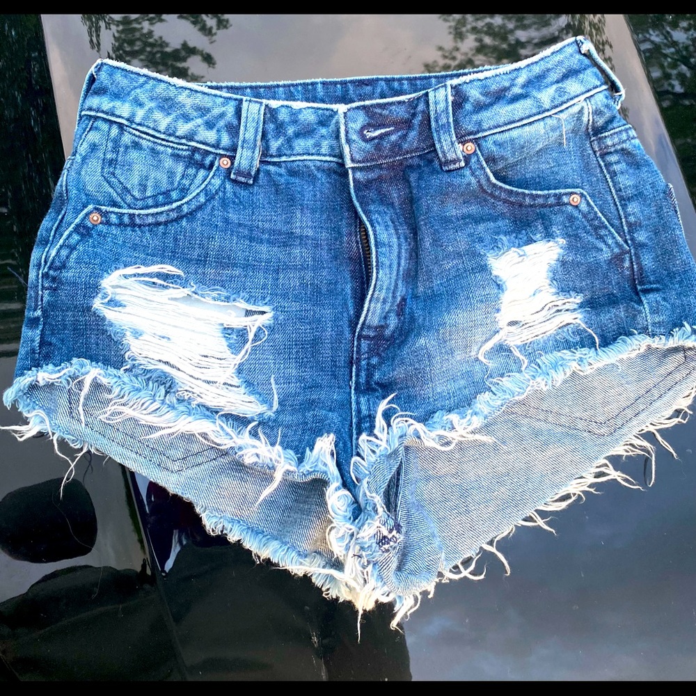 H&M Divided distressed jean shorts